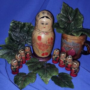 antikvarnyj-nabor-matryoshek