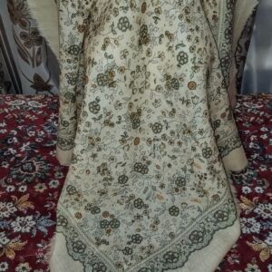 vintazhnyj-sherstyanoj-platok-s-ornamentom