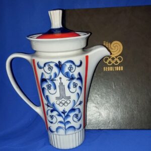 farforovyj-kuvshin-kofejnik-olimpiada-80